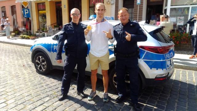 Kętrzyn, Reszel. Nieuchwytny złoty medalista olimpijski został przechwycony przez reszelskich policjantów