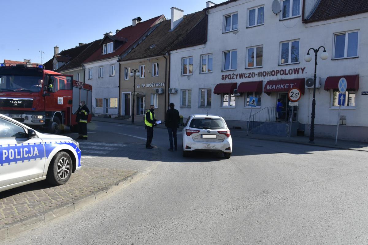 Srokowo. Pijany pieszy wtargnął pod nadjeżdżające auto