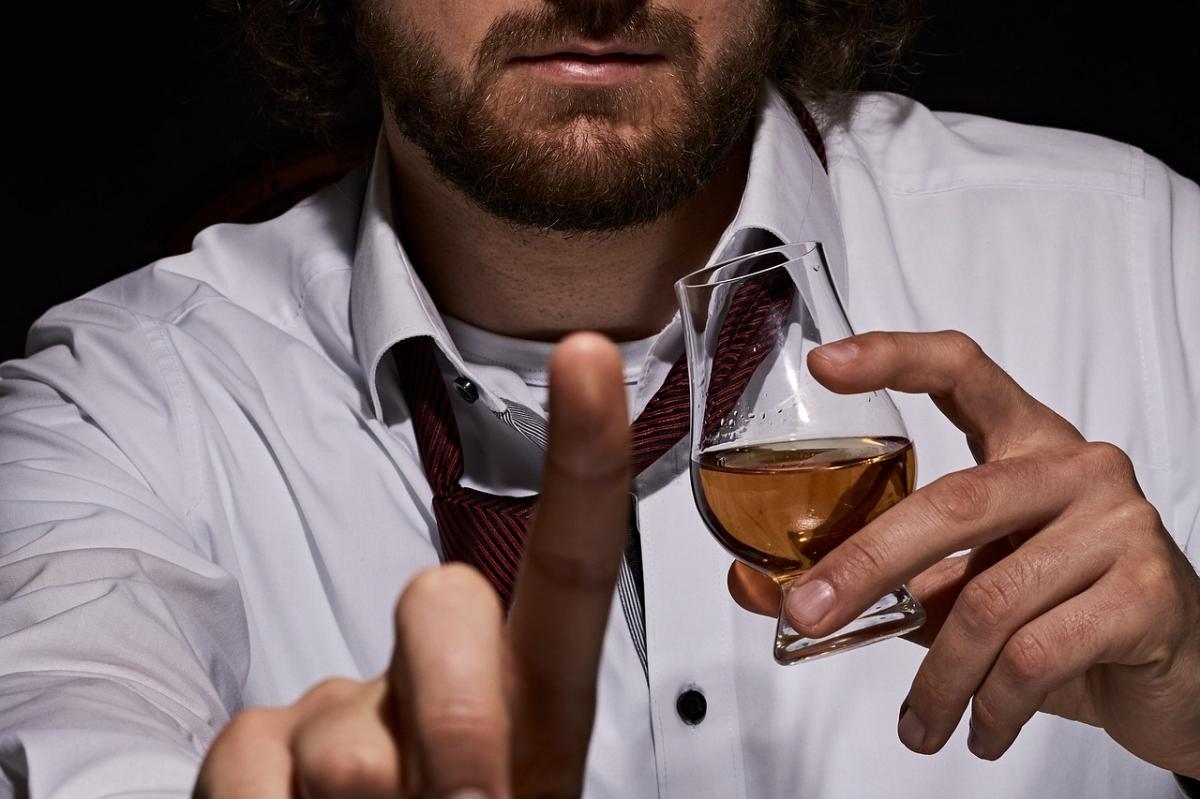 20-latek kradł whisky. Po wódce bolała go głowa