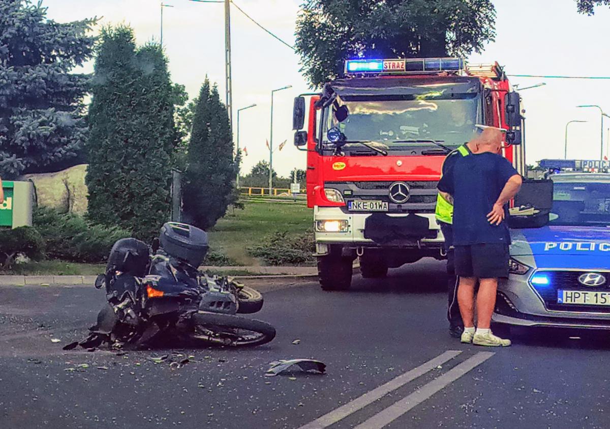 Kętrzyn. Zdarzenie z udziałem motocykla. Kierowca jednośladu w szpitalu
