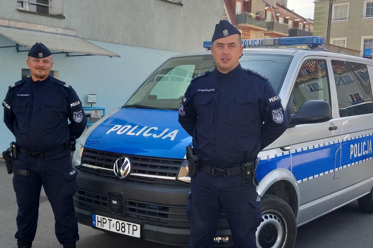 Byli pierwsi na miejscu pożaru, nie wahali się ruszyć ludziom na ratunek
