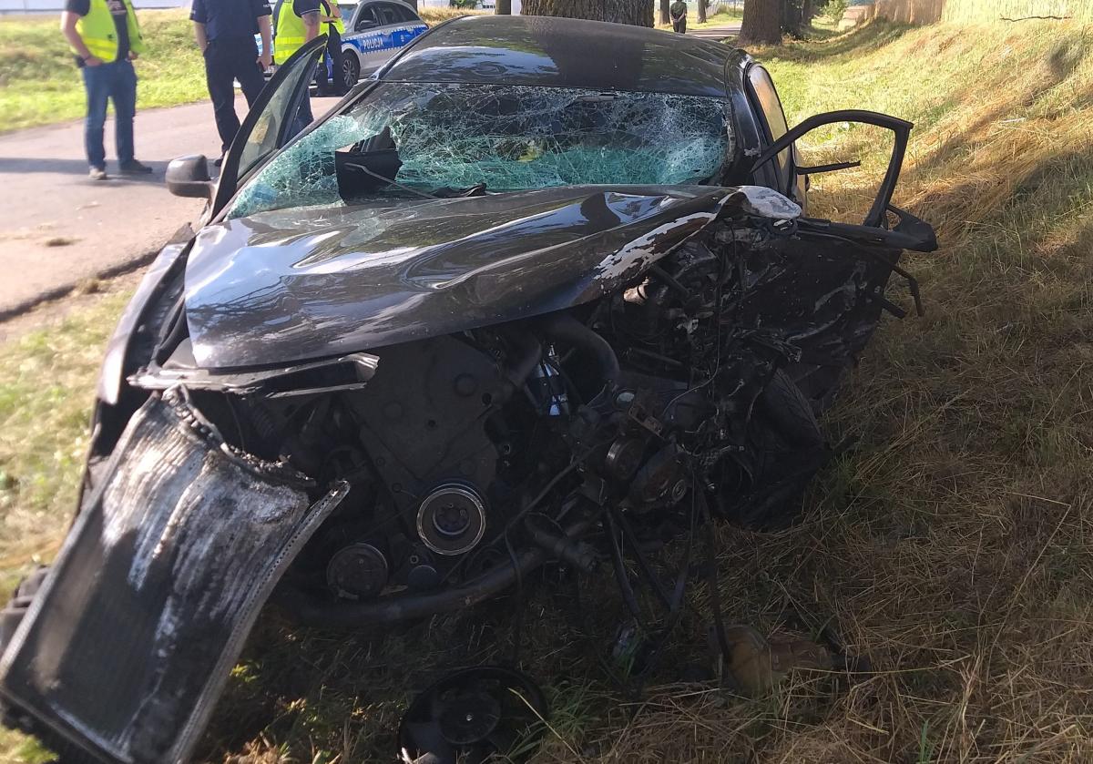 Policjanci wyjaśniają przyczyny wypadku koło Wandajn. Jedna osoba zginęła