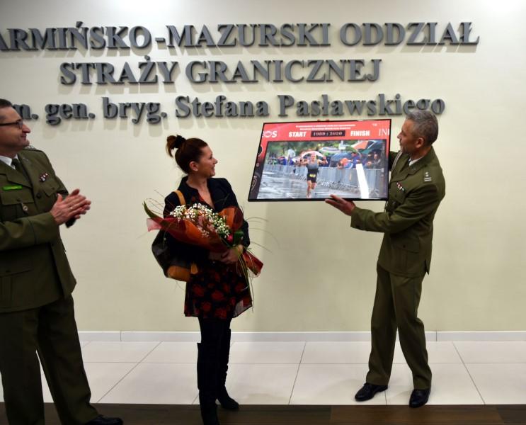 Ppłk SG Roman Liśkiewicz po latach służby żegna się z mundurem