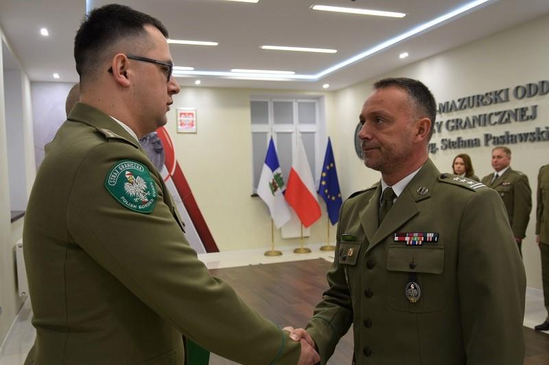 Pięciu funkcjonariuszy W-MOSG dołączyło do korpusu chorążych