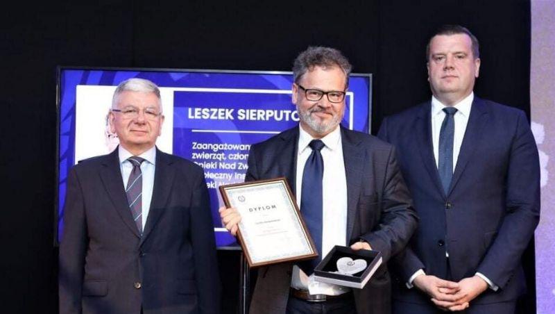 Wiceprzewodniczący Rady Powiatu Lidzbarskiego wyróżniony prestiżową statuetką „Kryształowe Serce Radcy Prawnego”