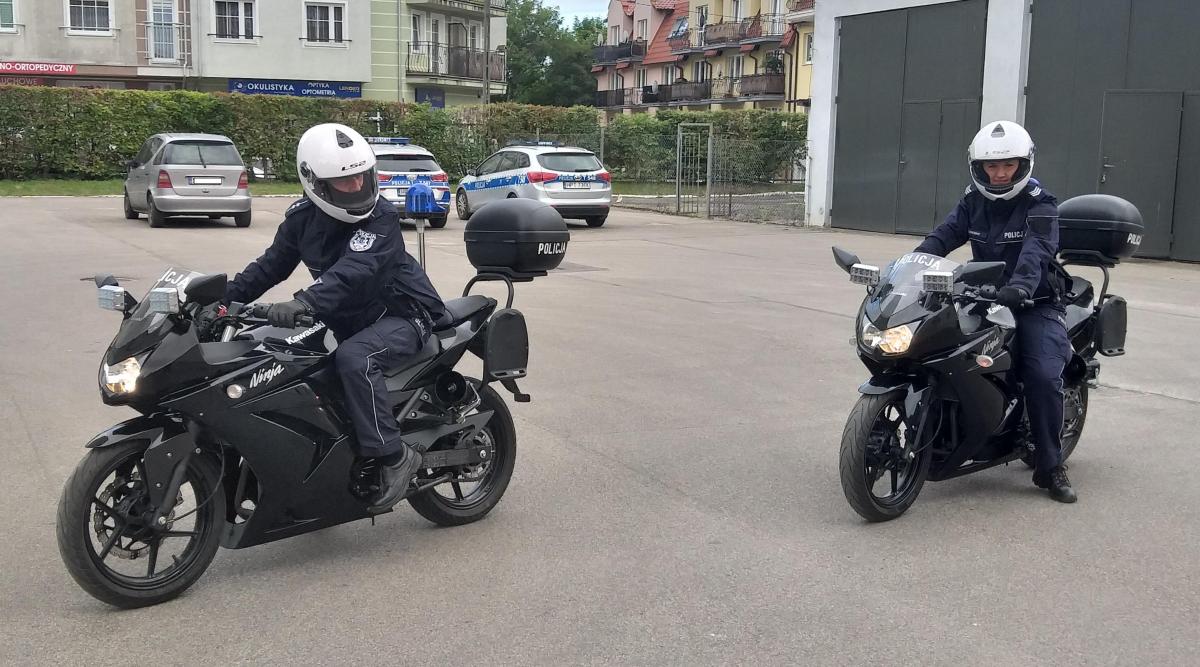 Lekkomyślny nastolatek na motocyklu nie zatrzymał się do kontroli policyjnej. Swoim zachowaniem mógł doprowadzić do tragedii