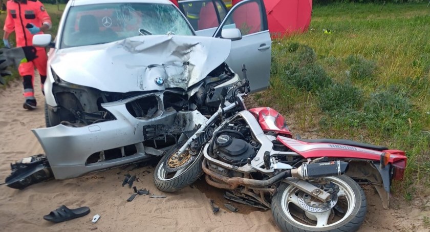 Śmiertelny wypadek w okolicach Wozławek (gm. Bisztynek). Motocyklista mimo reanimacji zmarł
