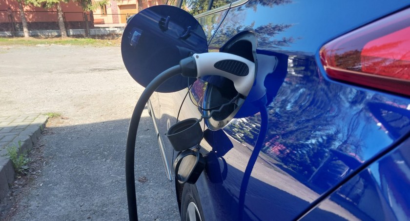 Fotowoltaika plus auto elektryczne to najtańszy sposób na ekonomiczną jazdę