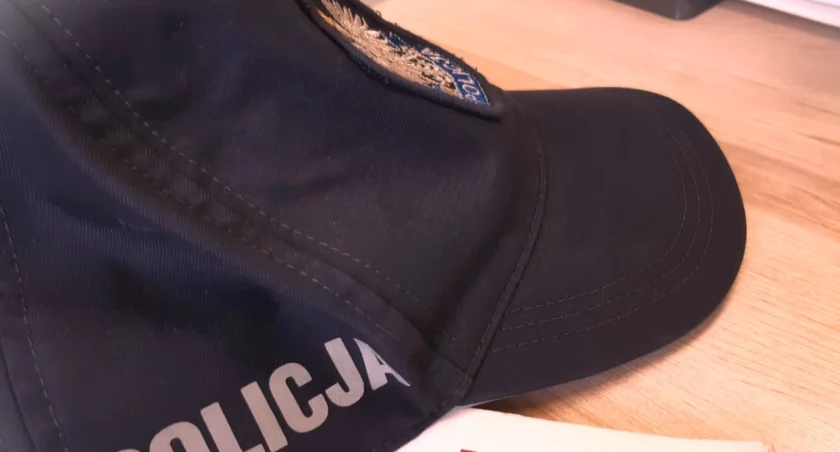 Bijatyka w Bartoszycach: Pijany mężczyzna zaatakował i wyzywał policjantów, grozi mu do 3 lat więzienia
