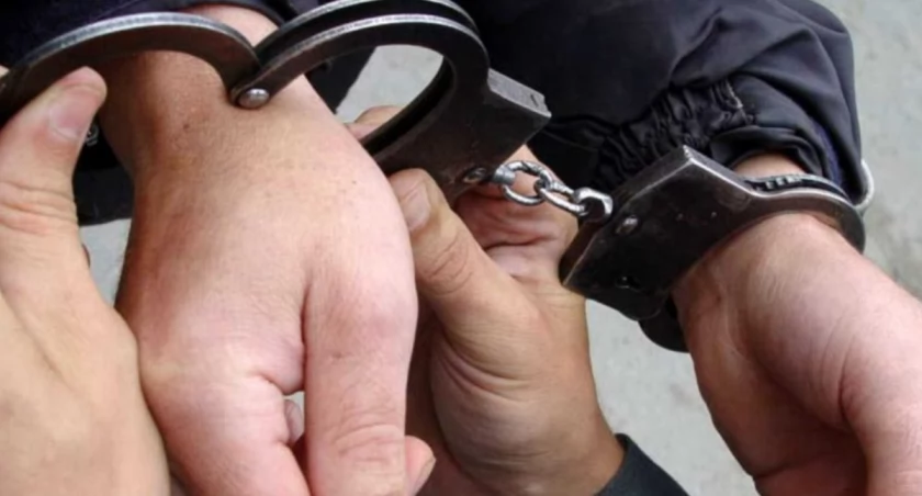Agresor z Bisztynka zastraszał matkę i siostrę, okradł braci i znieważył policjantki