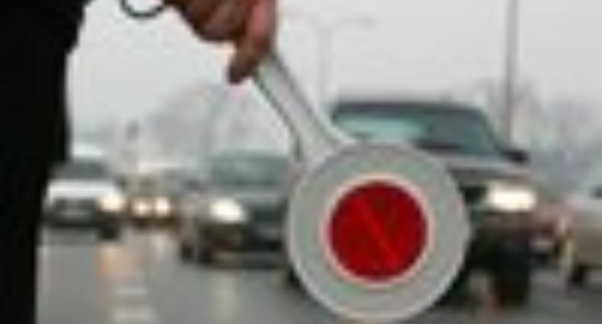 Brak uprawnień i niebezpieczna ucieczka – trzech kierowców zatrzymanych przez policję w Bartoszycach