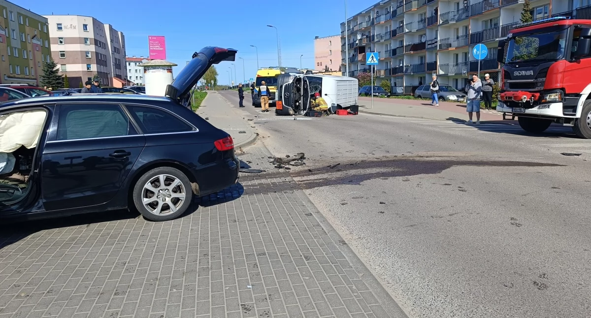 17-latek z Bartoszyc w akcji – alkohol, kradzież auta, kolizja i zablokowanie ważnej ulicy miasta 