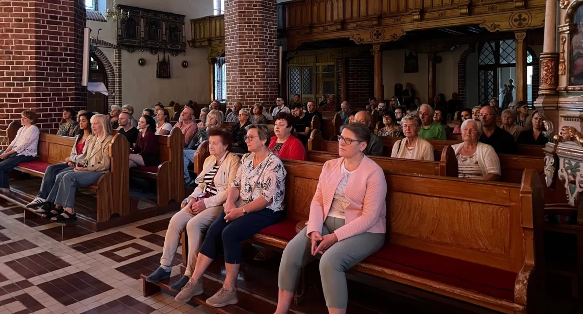 Koncert „Płyń Wisełko” w Sępopolu. Warszawska Orkiestra Sentymentalna uczciła Bohaterów Bitwy Warszawskiej 1920 roku