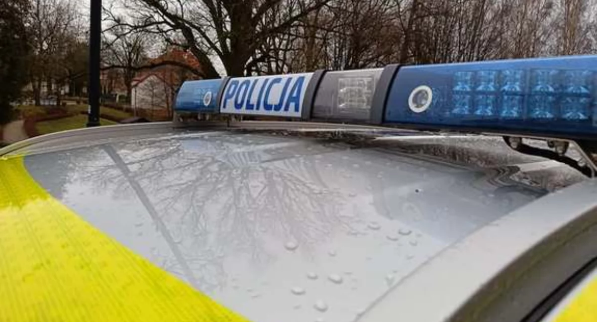 Bełkotał, chwiał się na nogach i chciał się dogadać. Pijany 30-latek bez prawa jazdy spowodował kolizję pod Sątopami (gm. Bisztynek)