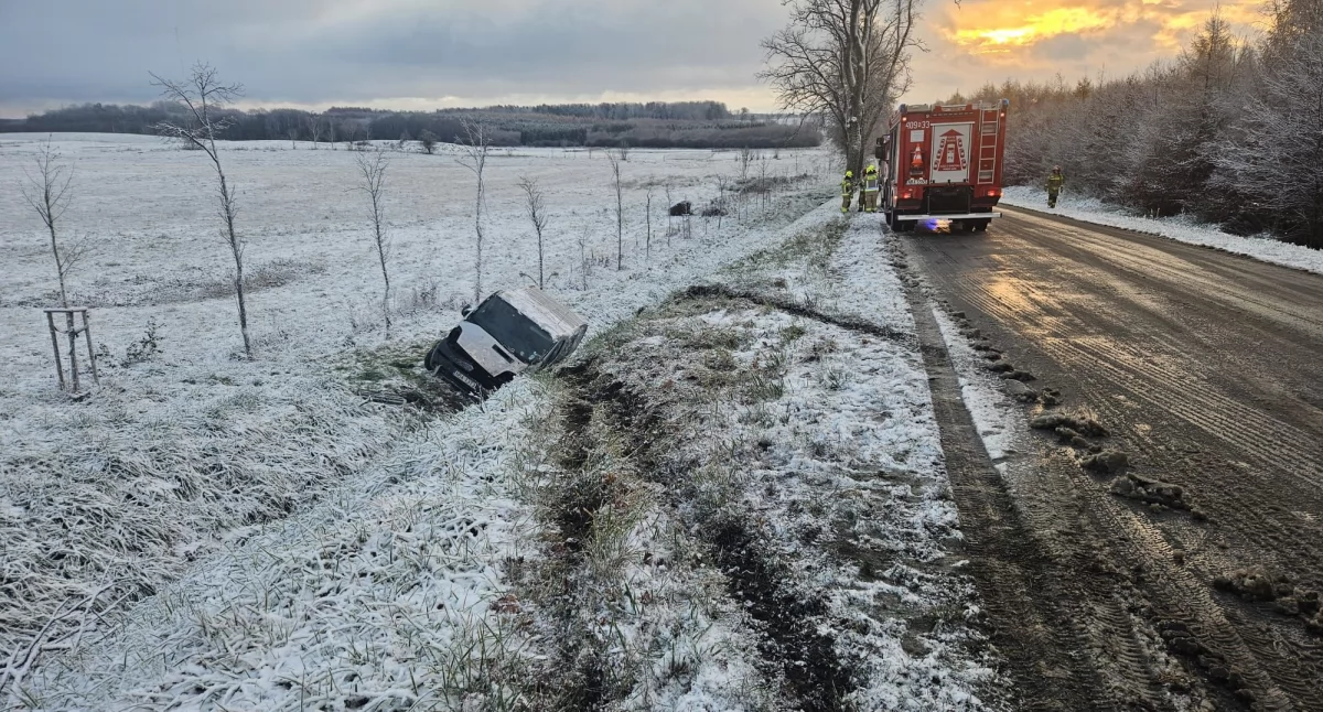 Trudne warunki na drogach. Bus wypadł z trasy na odcinku Górowo Iławeckie–Bartoszyce