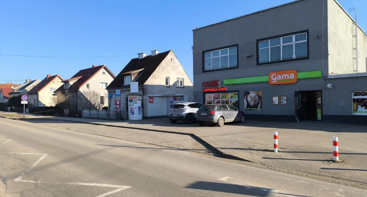 Policja szuka świadków wypadku w Bartoszycach. Pieszy ciężko ranny po zdarzeniu z koparką