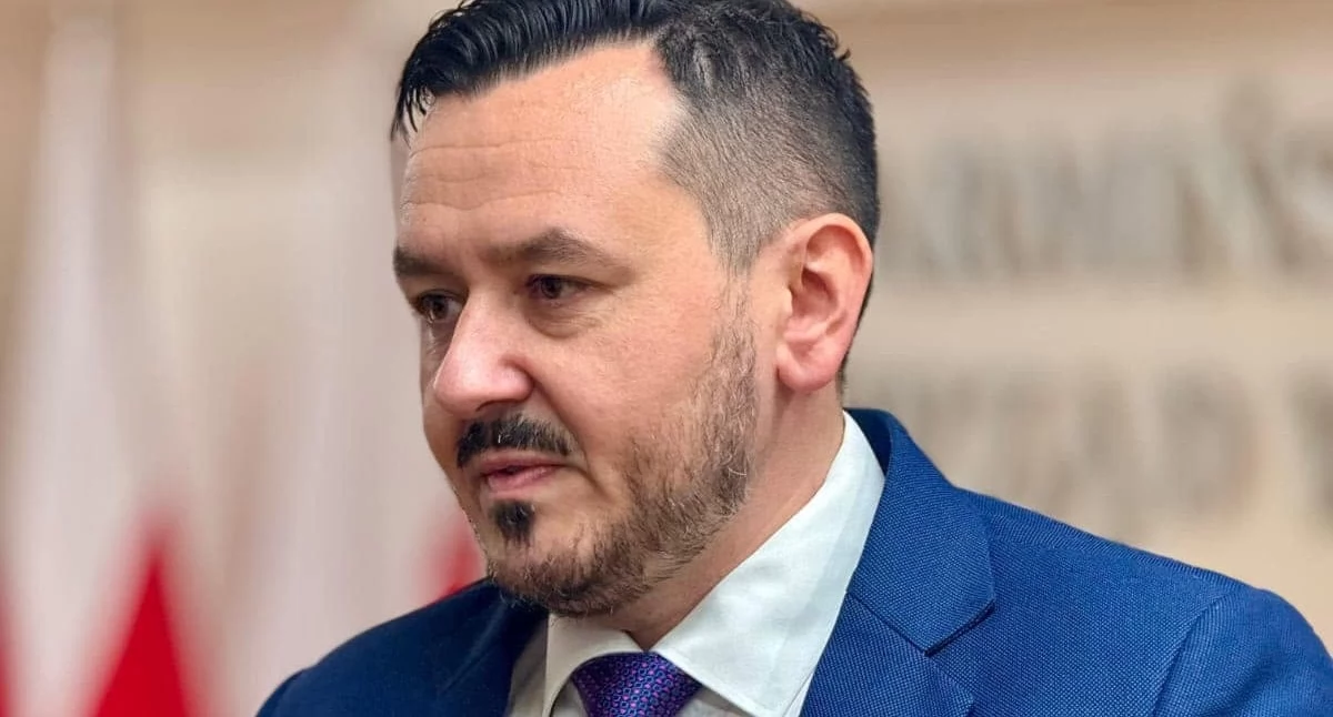 Restrukturyzacja szpitala w Bartoszycach. Najpierw dyrekcja, teraz powiat. Pracownicy pytają, pacjenci czekają