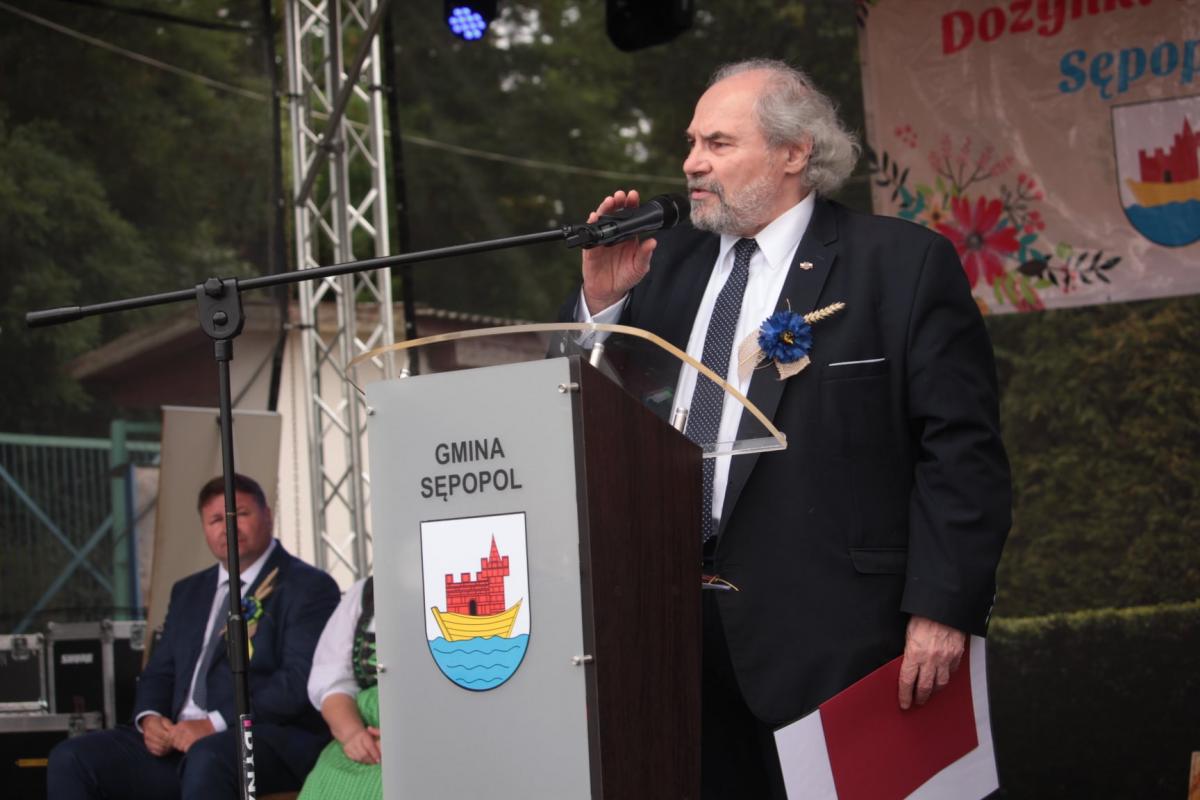 Każdego dnia wszyscy korzystamy z dobrodziejstw ciężkiej pracy rolnika