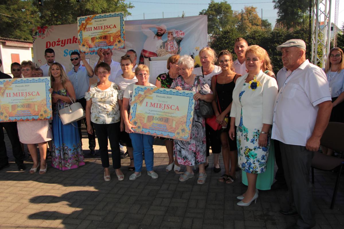 Piękne dożynkowe wieńce i świetna zabawa