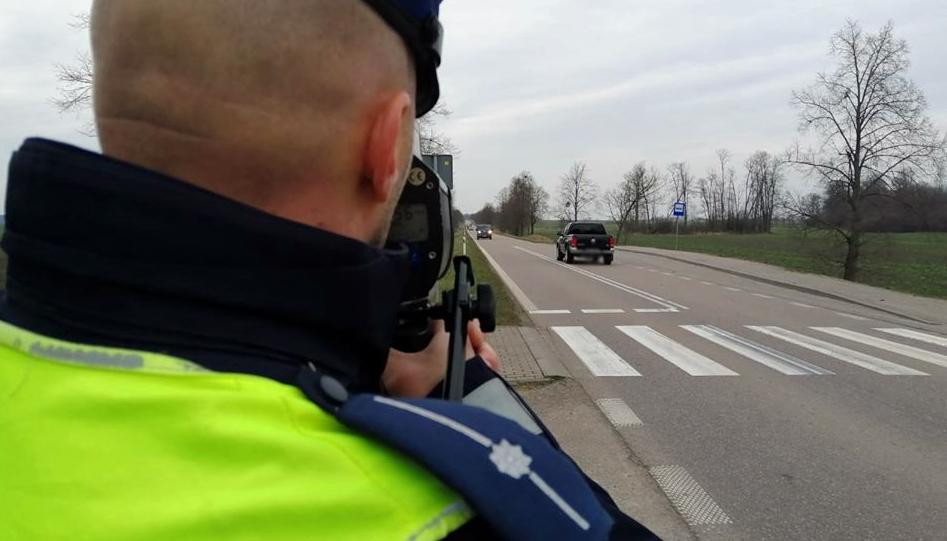 Kobieta za kierownicą. Przez Sorkwity pędziła zdecydowanie za szybko