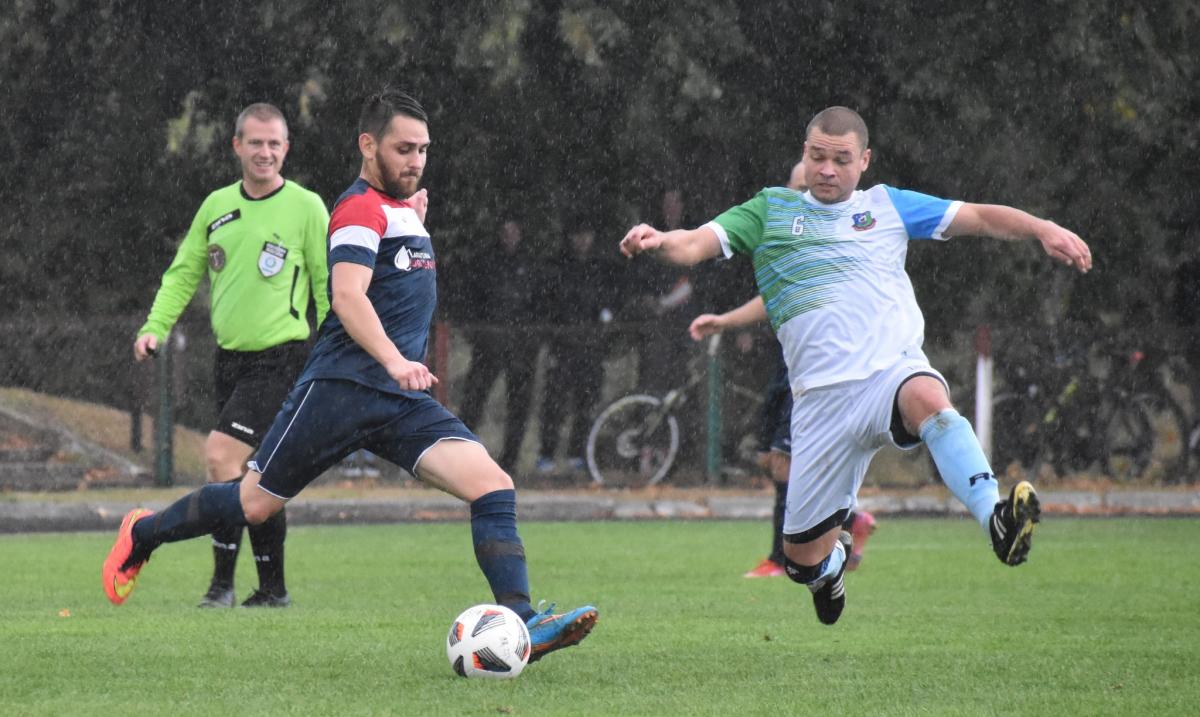 Piłka nożna// Derby powiatu bartoszyckiego dla Victorii
