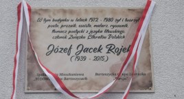 Pamiątkowe tablice dla bartoszyckich poetów. Teresa &hellip;