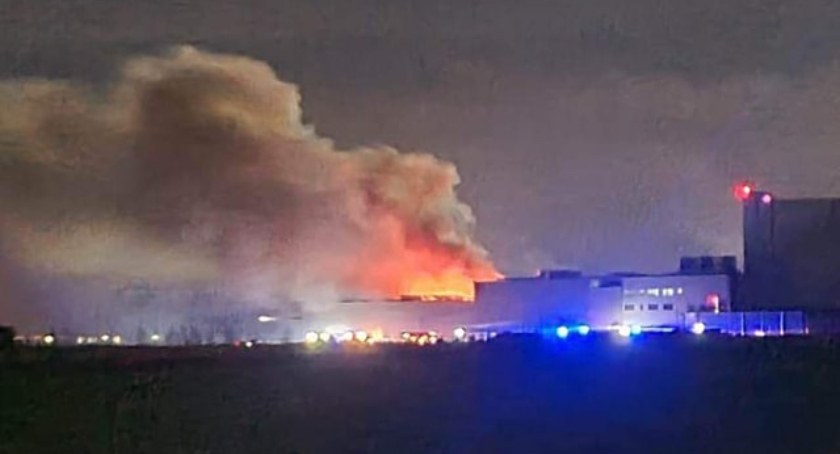Ogromny pożar piekarni. Strażacy ruszyli z pomocą