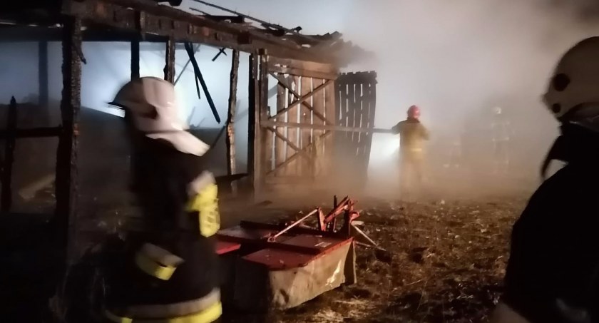 Fatalna noc w Tuchlinie. Ogień zajął stodołę