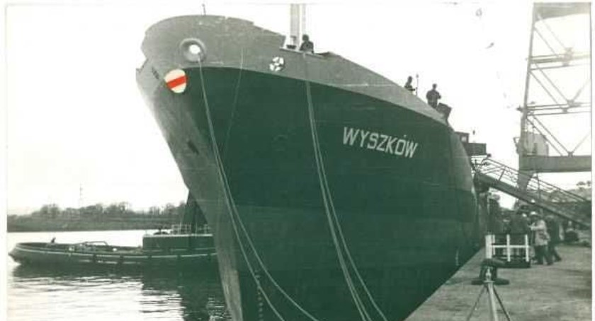 Na starej fotografii - Wyszków co pływał po morzach i oceanach