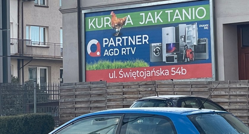 Kur*a, jak Tanio. Reklamowy billboard nie wszystkim się podoba 