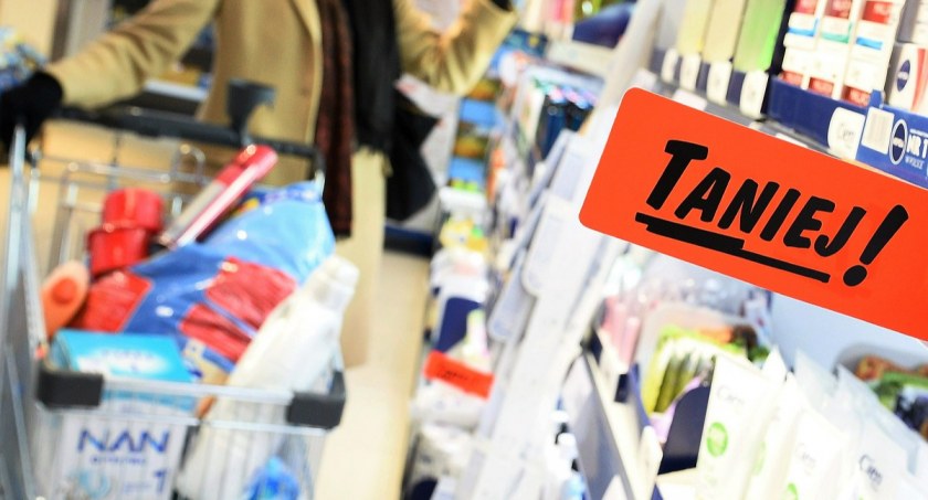 Polacy znowu zrobią zakupy świąteczne na ostatnią chwilę. Liczą na sprawdzony „patent” z rabatami