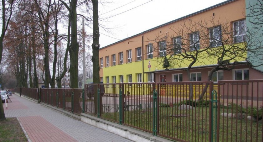 Dyrektorzy szkół do konkursu