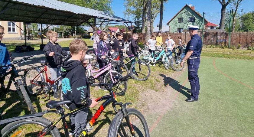 Niedoceniana wartość egzaminu na kartę rowerową. Dlaczego dzieci powinny go zdawać?