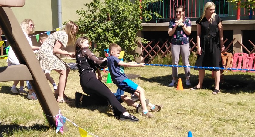 Mamy i tatusiowie są THE BEST. Dzień Rodziny w Przedszkolu BAJKA