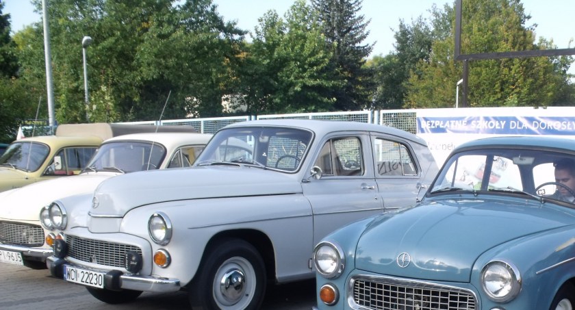 Gratka dla fanów motoryzacji. Zlot Pojazdów Zabytkowych w... Rybienku Leśnym!