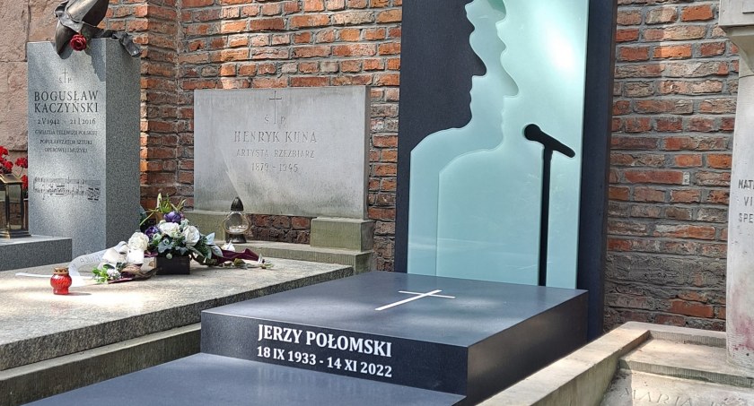 Nowy nagrobek artysty. Zrobiły go firmy z powiatu wyszkowskiego
