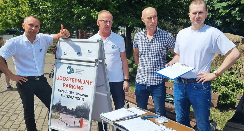 Petycja o dostęp do parkingu. Pod kościołem zebrano setki podpisów