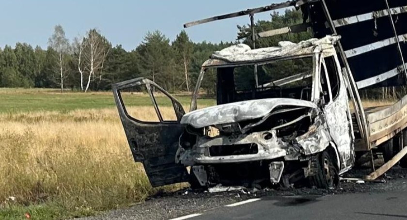 Zgłoszenie czytelniczki: Pożar auta na trasie w stronę Wyszkowa!