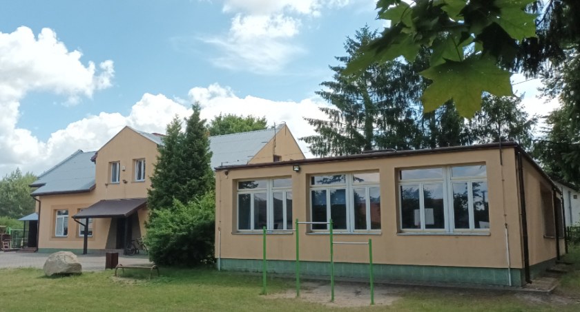 W Szkole Podstawowej w Łosinnie powstaje Minimuzeum Bursztynu i Muszli im. prof. dr. hab. Wiesława Krzemińskiego
