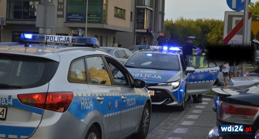 Policyjny pościg w centrum Wyszkowa. Uciekinier został obezwładniony 