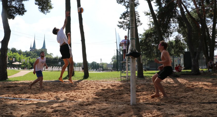 Długosiodło: Drugi Mazowiecki Turniej Siatkówki Plażowej 