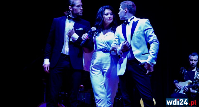 Uczta dla fanów muzyki filmowej. Tango with Bond oklaskiwany na stojąco