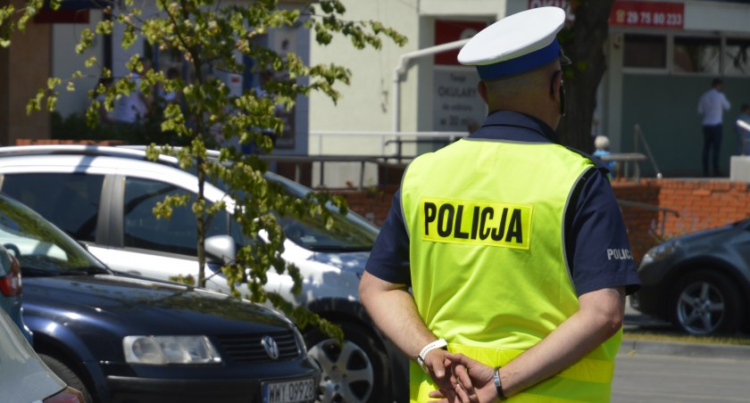 Poszukiwana 6 nakazami została zatrzymana. Policjanci wypatrzyli ją na ulicy 