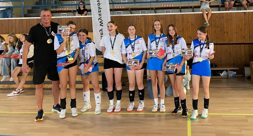 Turniej Młodziczek o Puchar UKS Volley Wyszków. Każde spotkanie dostarczyło wielu emocji