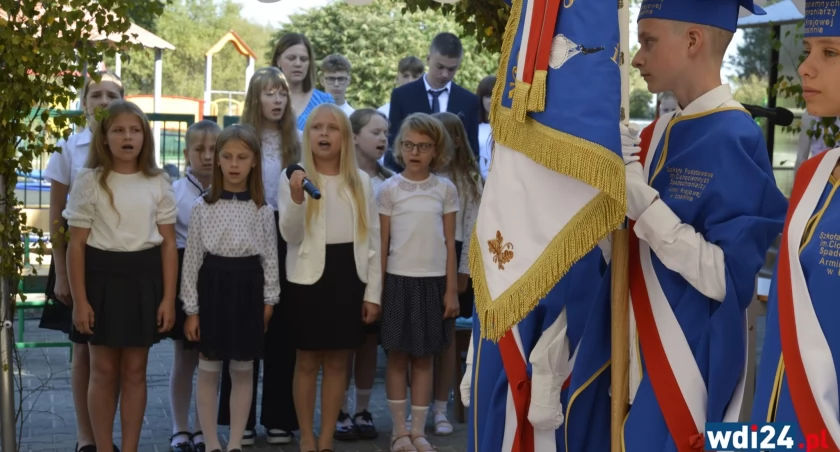 Wielkie uroczystości w Łosinnie. Szkoła przyjęła imię Cichociemnych Spadochroniarzy Armii Krajowej