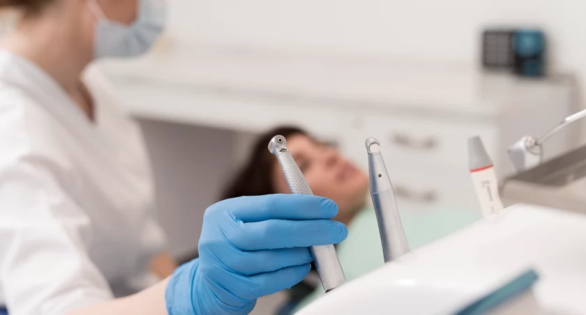 Polacy żalą się Rzecznikowi Praw Pacjenta na opiekę stomatologiczną. W pół roku złożyli blisko 1,9 tys. skarg