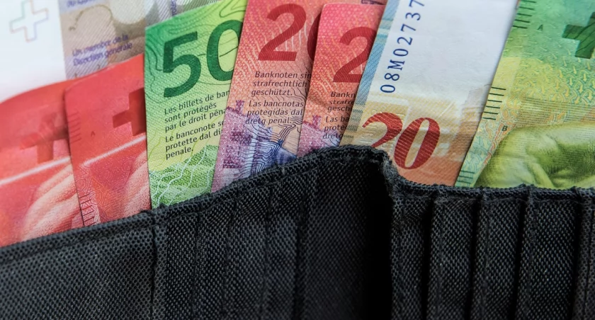Po wyborach złoty się umocnił. Eksperci uważają, że kurs CHF do końca roku powinien być stabilny