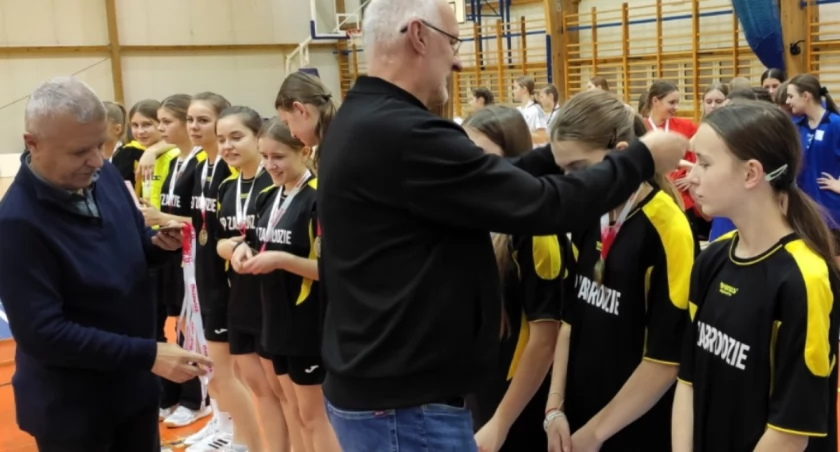 Mazowieckie Igrzyska Młodzieży Szkolnej: Unihokeistki z Zabrodzia mistrzyniami