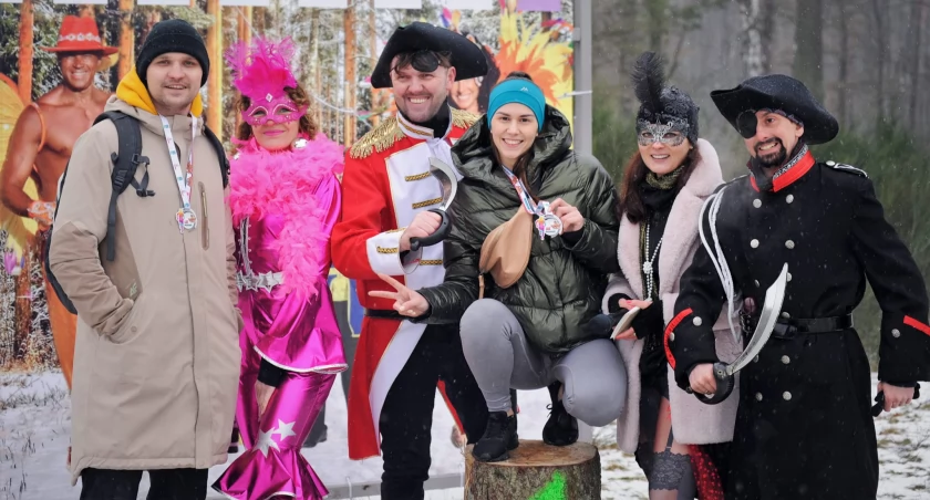 W karnawałowych strojach i nastrojach. Las Maskaradas w Natalinie