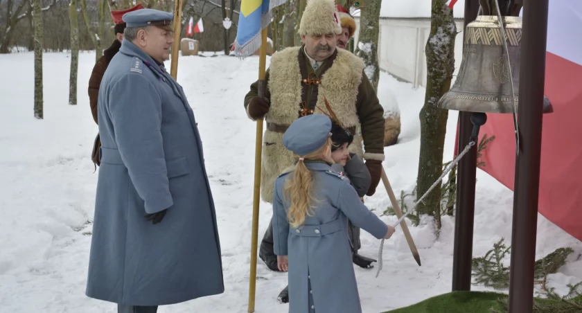 Obchody 161. rocznicy wybuchu Powstania Styczniowego. Najmłodsi uderzyli w dzwon